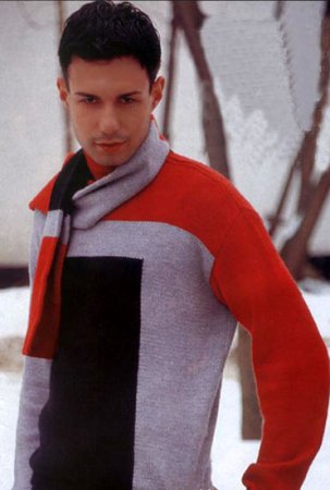 красный свитер в Москве