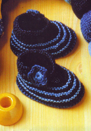 Вязание крючком пинетки шапочки малышам