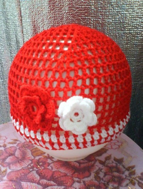 Летняя шапочка-сетка с цветком для девочки