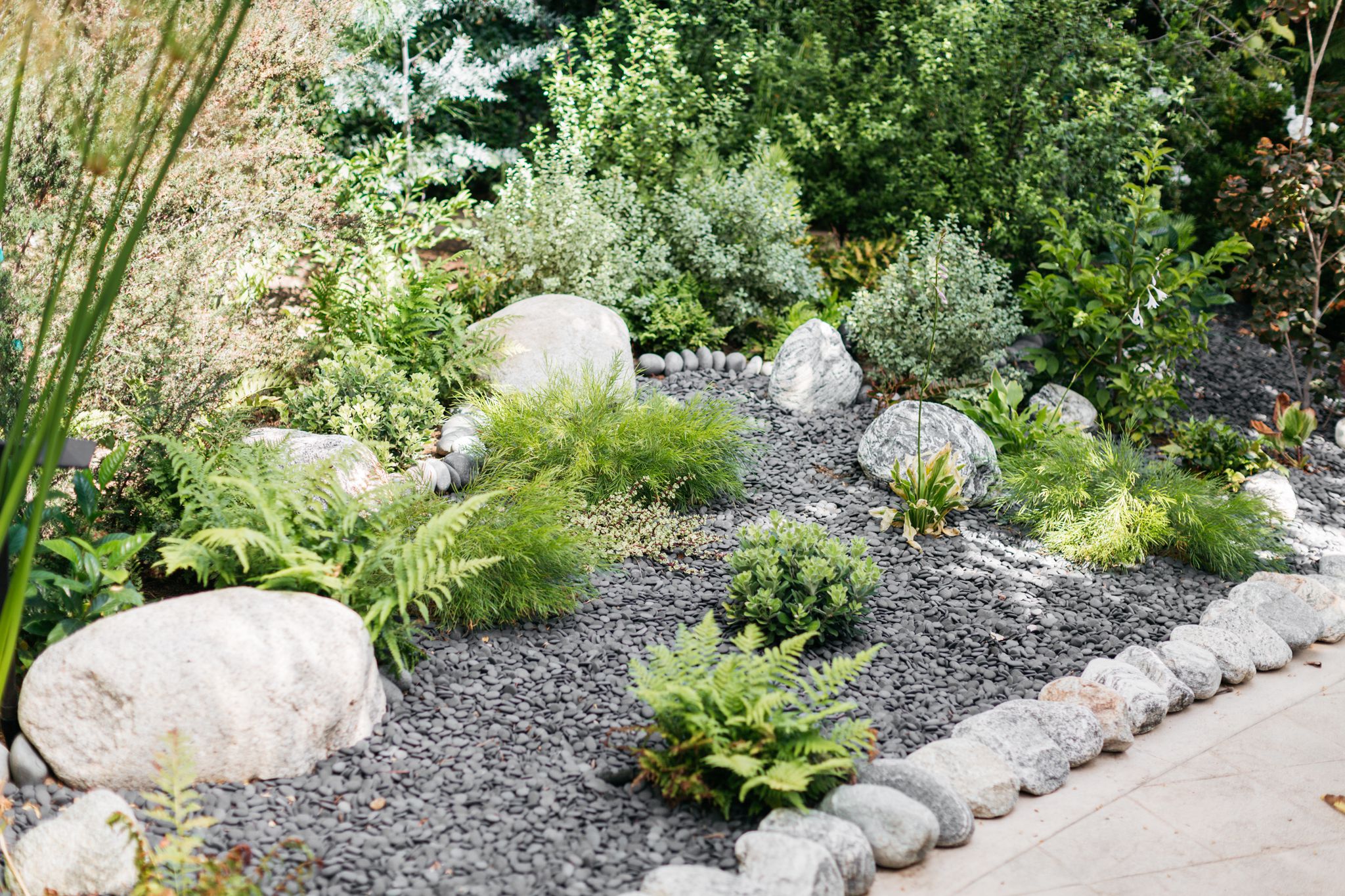 How to create artificial rocks in the garden